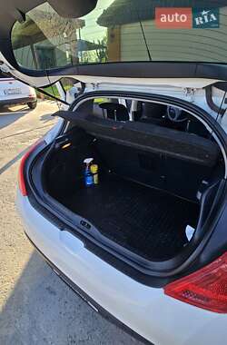 Хетчбек Peugeot 308 2012 в 