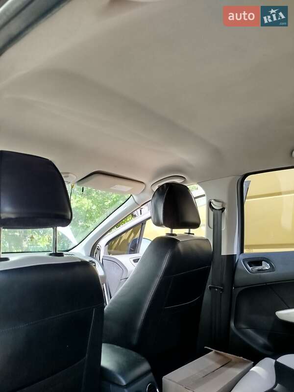 Хетчбек Peugeot 308 2008 в Києві