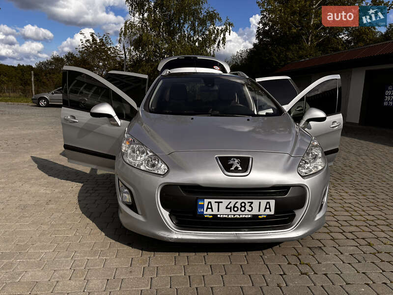 Універсал Peugeot 308 2012 в 