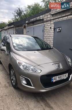 Хетчбек Peugeot 308 2013 в Дніпрі