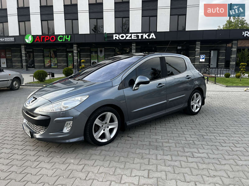 Хетчбек Peugeot 308 2008 в 