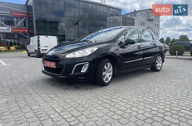 Хэтчбек Peugeot 308 2012 в 