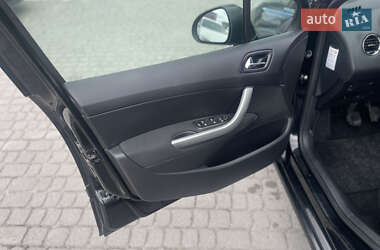 Хэтчбек Peugeot 308 2012 в 