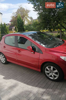 Хетчбек Peugeot 308 2011 в Тернополі