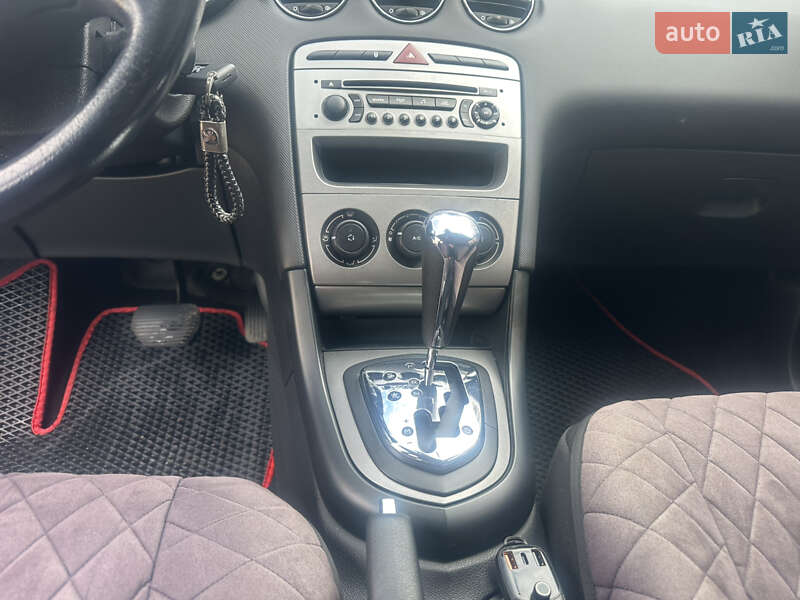 Хэтчбек Peugeot 308 2010 в Киеве