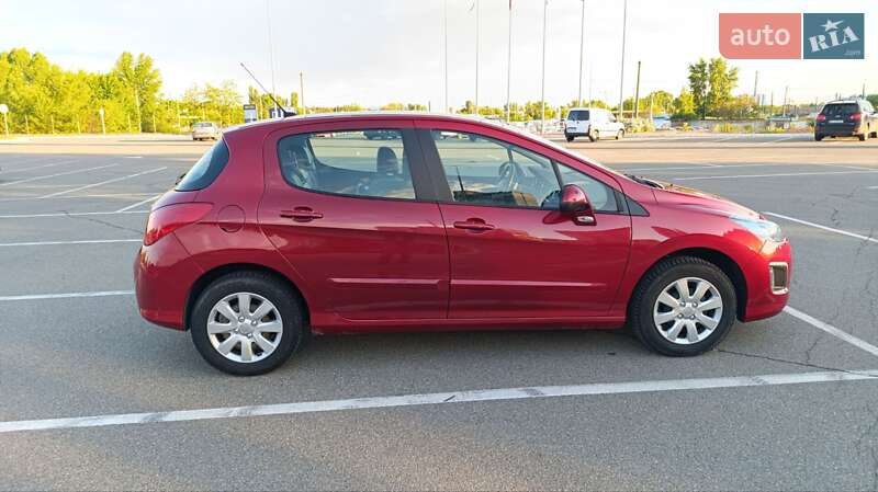 Хэтчбек Peugeot 308 2012 в Киеве