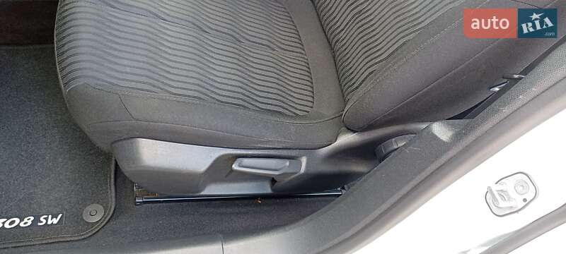 Универсал Peugeot 308 2015 в Каменке