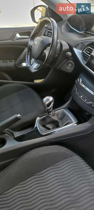 Универсал Peugeot 308 2015 в Каменке