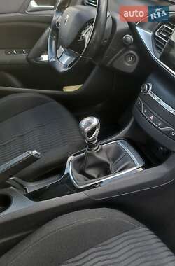 Универсал Peugeot 308 2015 в 