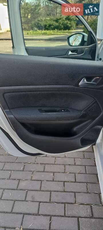 Универсал Peugeot 308 2015 в Каменке