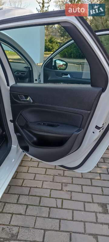 Универсал Peugeot 308 2015 в Каменке