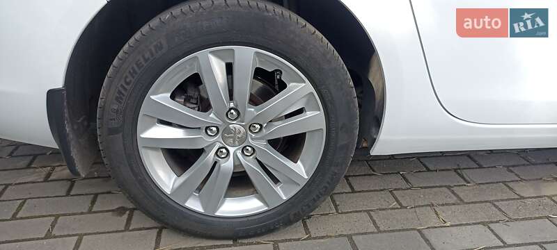 Универсал Peugeot 308 2015 в Каменке