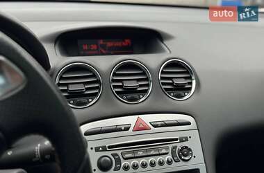 Хэтчбек Peugeot 308 2012 в 