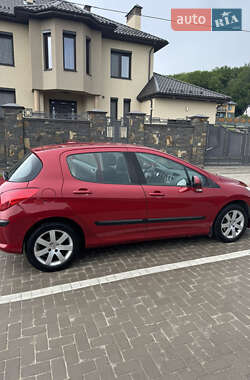 Хэтчбек Peugeot 308 2008 в Львове