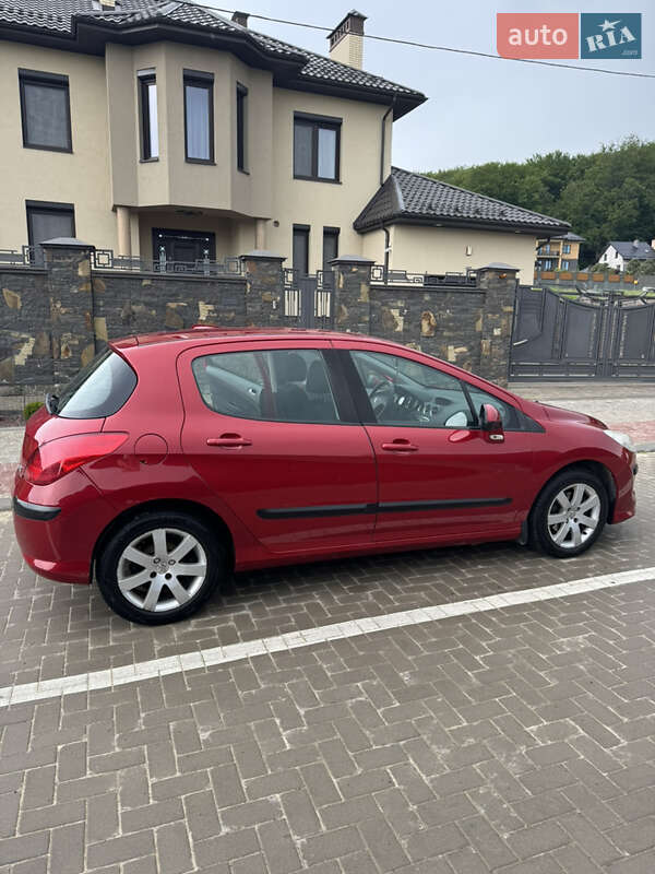Хетчбек Peugeot 308 2008 в 