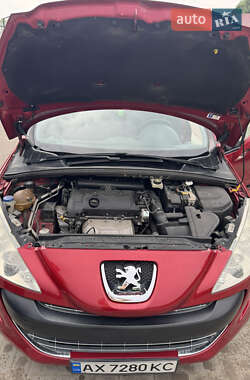 Хетчбек Peugeot 308 2008 в 