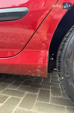 Хетчбек Peugeot 308 2008 в 