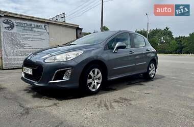 Хетчбек Peugeot 308 2011 в 