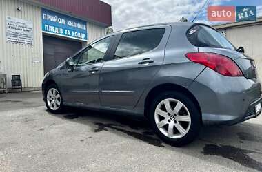 Хетчбек Peugeot 308 2011 в 