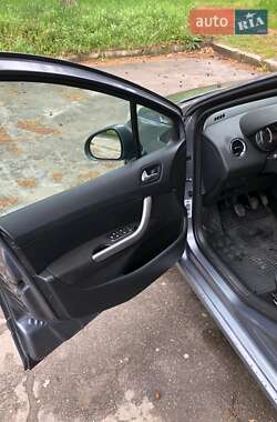 Хетчбек Peugeot 308 2011 в 