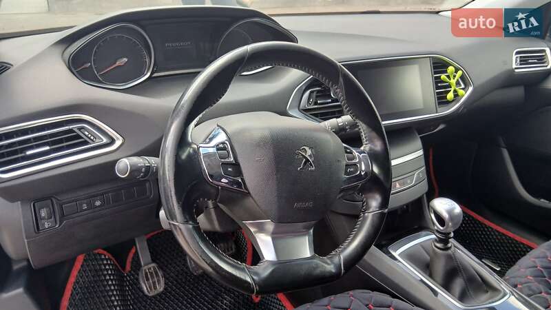 Универсал Peugeot 308 2018 в Кременце