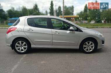 Хэтчбек Peugeot 308 2011 в 