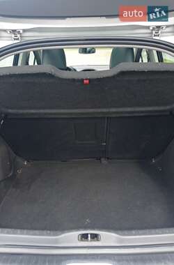 Хэтчбек Peugeot 308 2011 в 