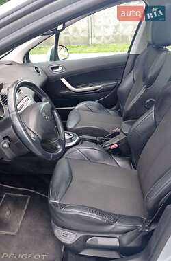 Хэтчбек Peugeot 308 2011 в 