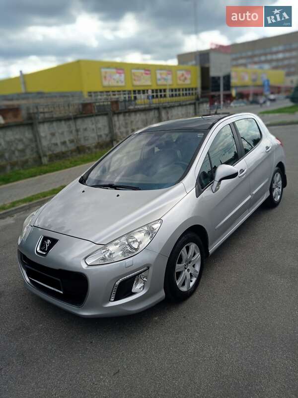 Peugeot 308 2011