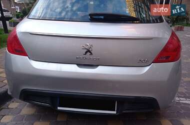 Хэтчбек Peugeot 308 2011 в 
