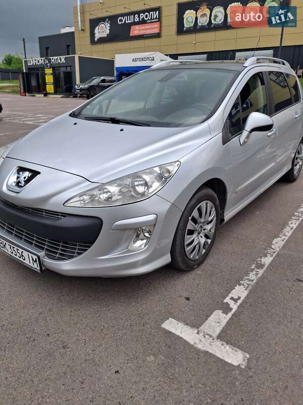 Универсал Peugeot 308 2010 в 