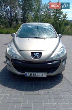 Хэтчбек Peugeot 308 2011 в 