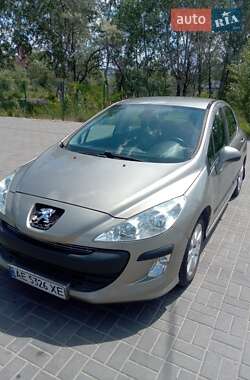 Хэтчбек Peugeot 308 2011 в 