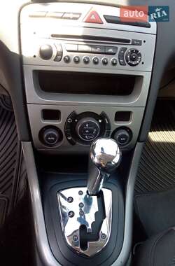 Хэтчбек Peugeot 308 2011 в 