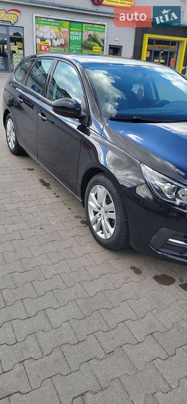 Универсал Peugeot 308 2017 в Дубно
