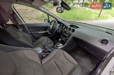 Универсал Peugeot 308 2013 в 