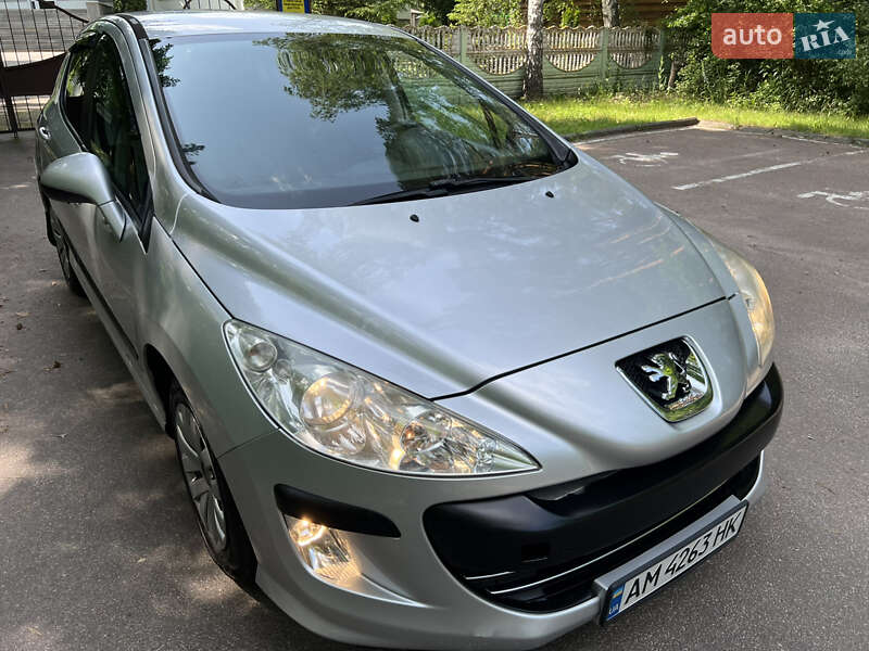 Хэтчбек Peugeot 308 2010 в Житомире