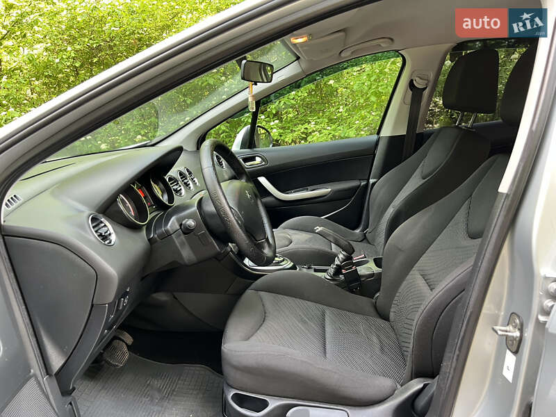 Хэтчбек Peugeot 308 2010 в Житомире