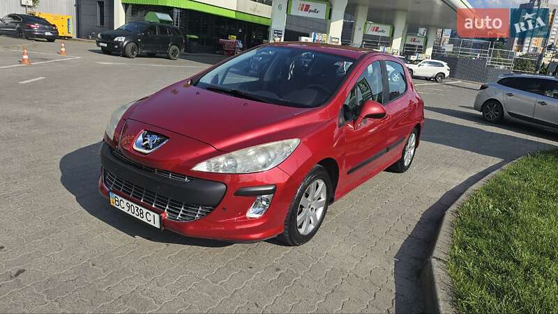 Хэтчбек Peugeot 308 2010 в 