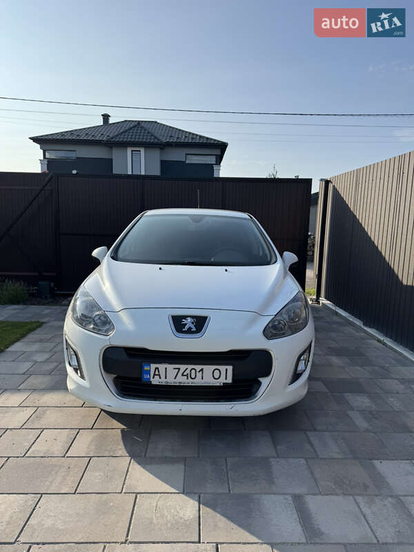 Хетчбек Peugeot 308 2012 в Києві