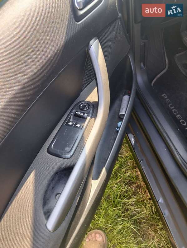 Хэтчбек Peugeot 308 2008 в Броварах