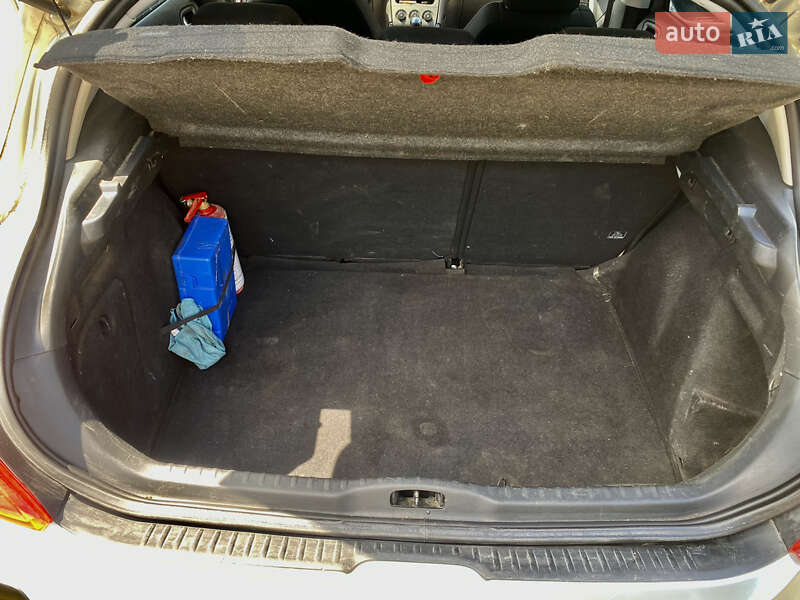 Хэтчбек Peugeot 308 2008 в Надворной