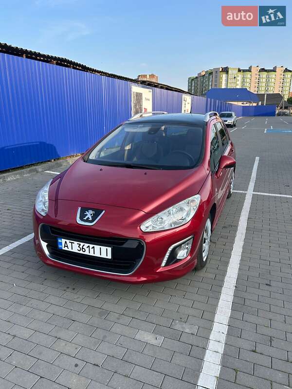 Универсал Peugeot 308 2012 в Калуше