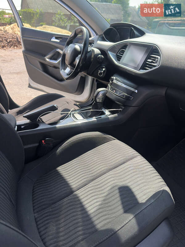 Универсал Peugeot 308 2016 в Звенигородке