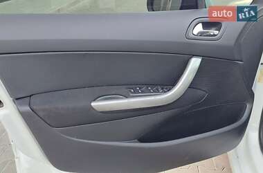 Хетчбек Peugeot 308 2012 в 