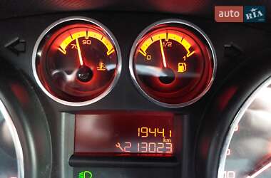 Хетчбек Peugeot 308 2012 в 