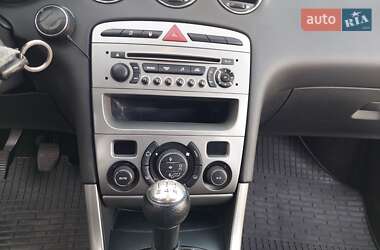 Хетчбек Peugeot 308 2012 в 