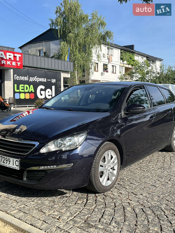 Універсал Peugeot 308 2016 в Виноградові