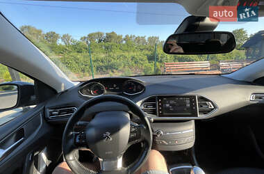 Універсал Peugeot 308 2016 в Виноградові