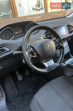 Універсал Peugeot 308 2016 в Виноградові